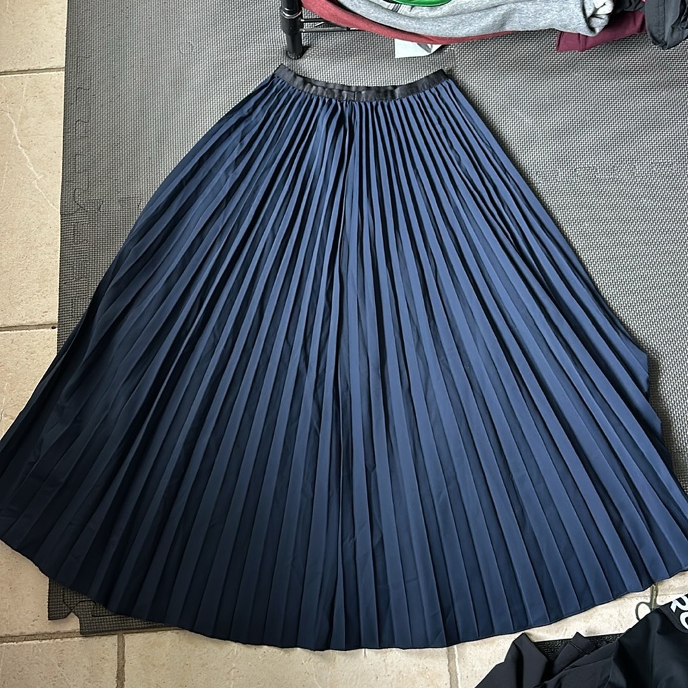 New chicwish women long  skirt size S
